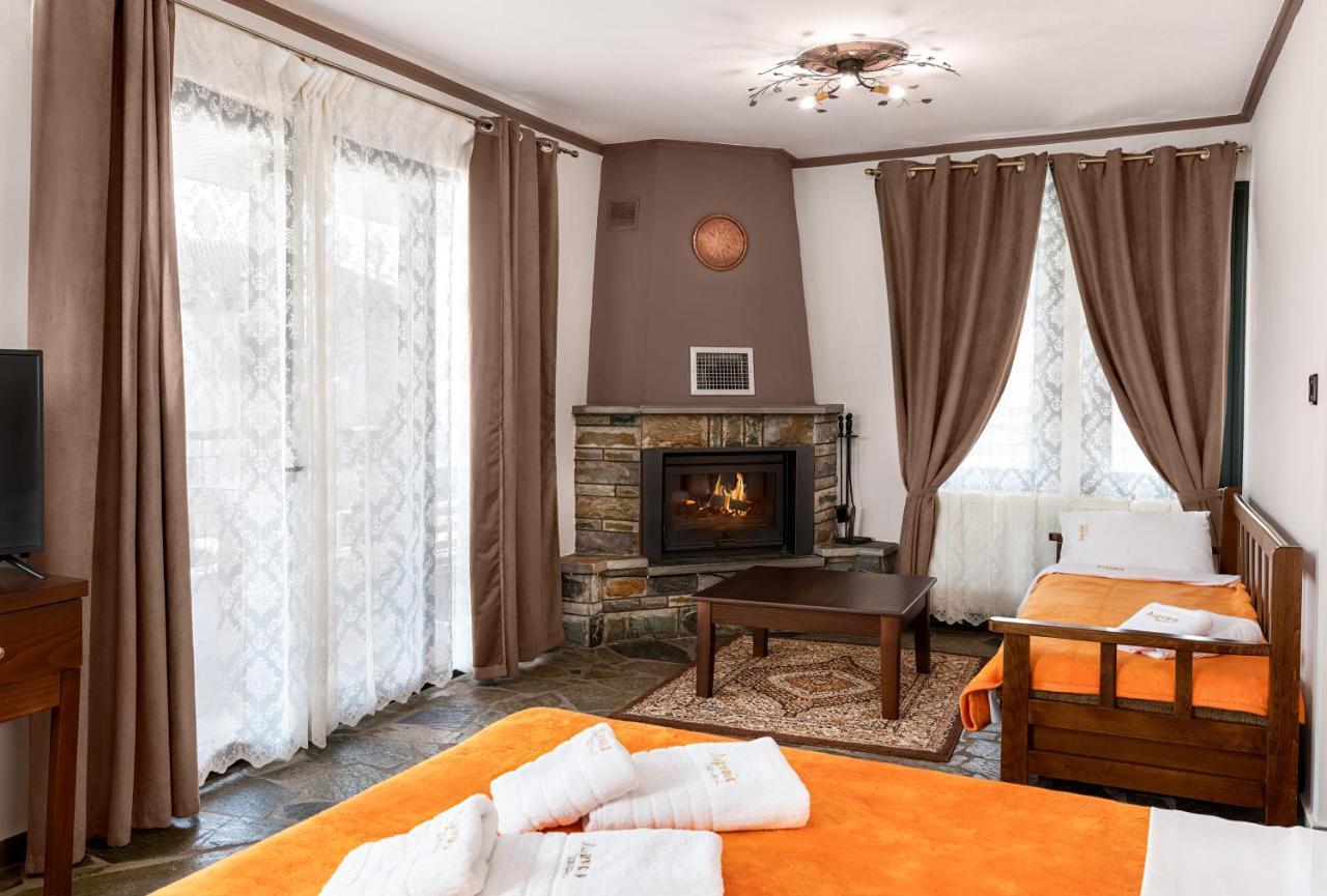 Hotel Limnaio Khrisokhórafa Exterior foto
