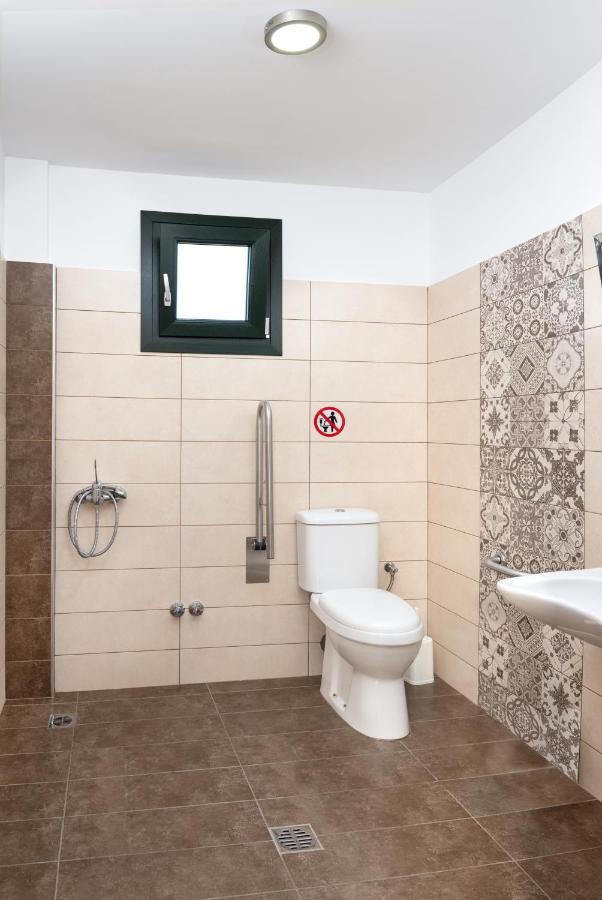 Hotel Limnaio Khrisokhórafa Exterior foto